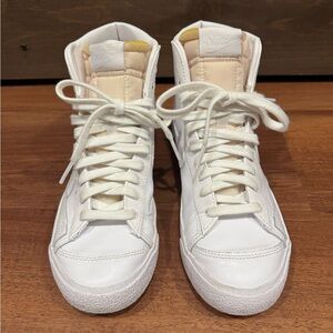 White Nike Blazer Mid trainers Great condition. Worn only a few times.